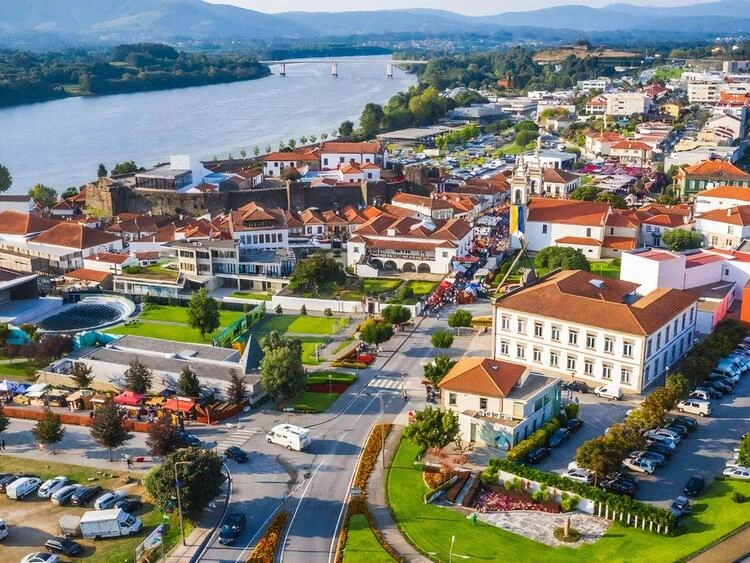 Vila Nova de Cerveira en tour