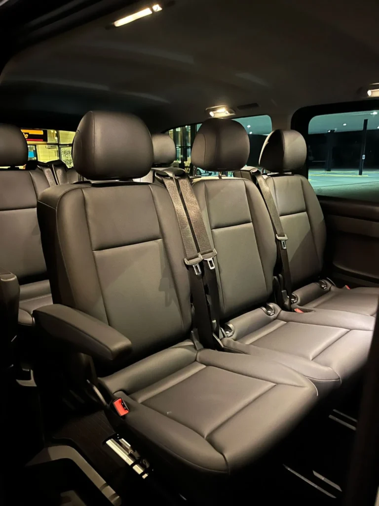 imagen de interior de taxis mercedes galicia